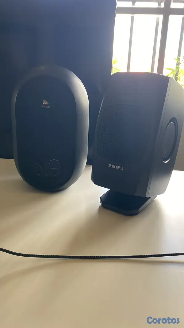 camaras y audio - Adam Audio D3V Desktop Monitors 2