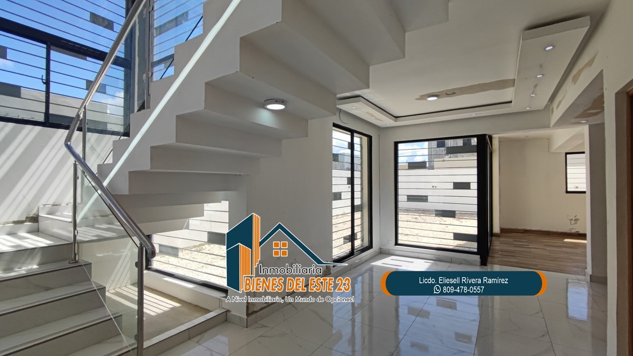 casas - En Venta Casa con Terminación de Alta Calidad Muy Espaciosa  y Moderna  1