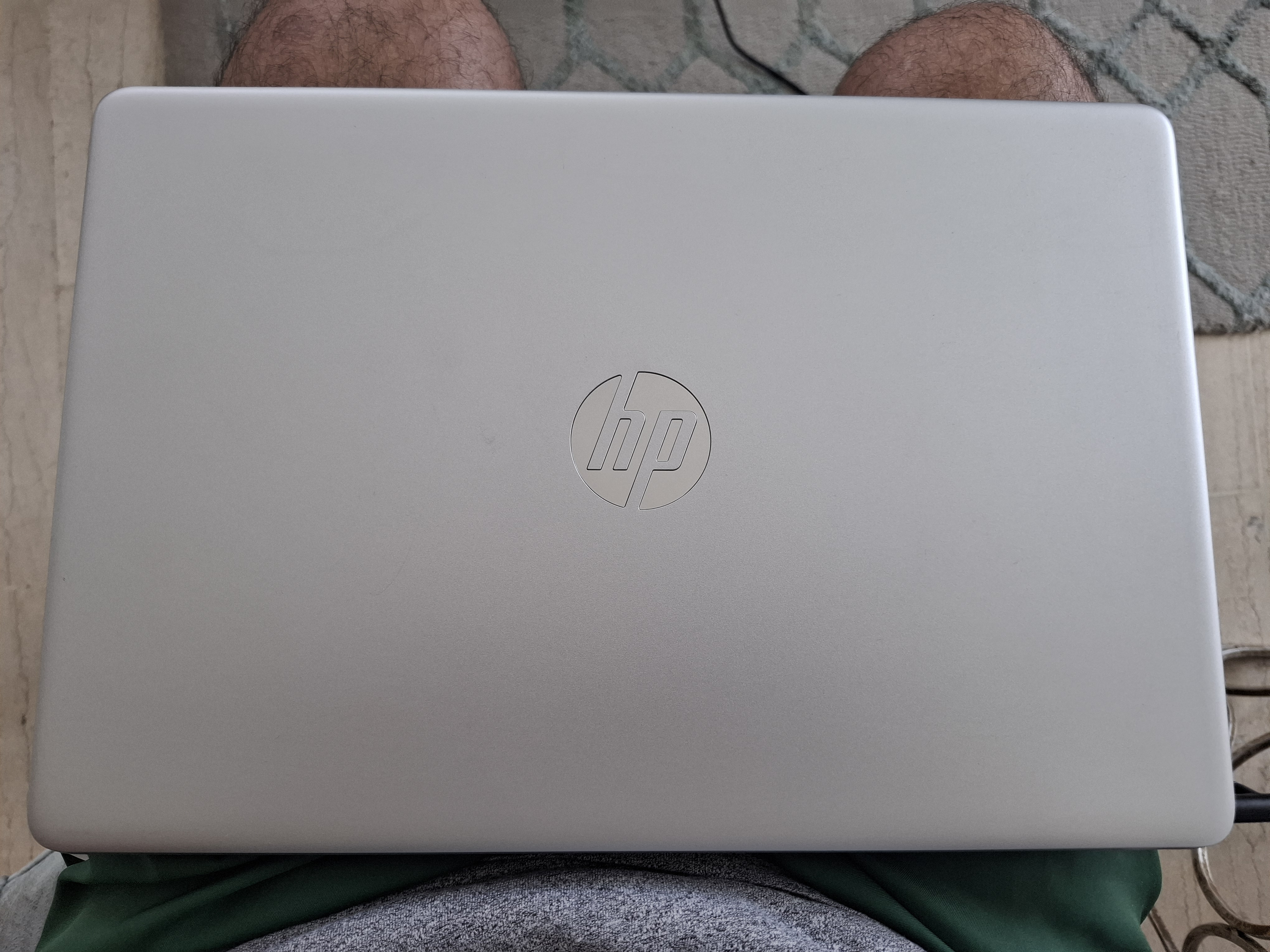 computadoras y laptops - Vendo laptop HP  - 15.6" Touch-Screen Laptop - Intelcore i3 gris  12 gen 1