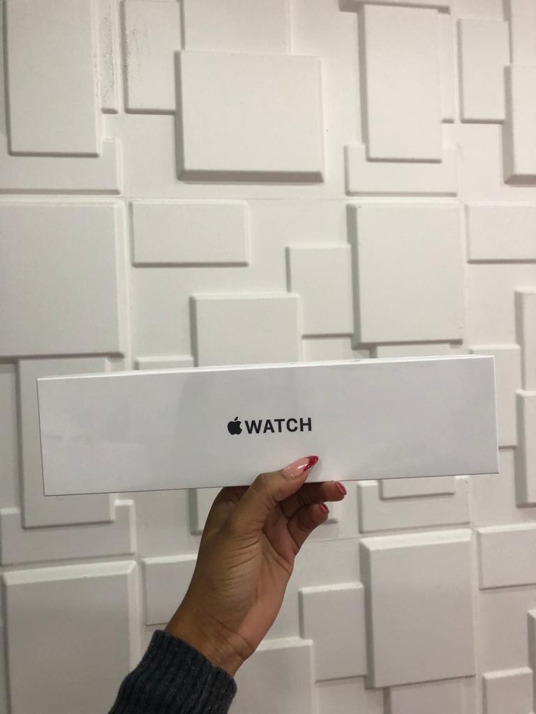 otros electronicos - Apple Watch SE 2020 44mm sellado 0