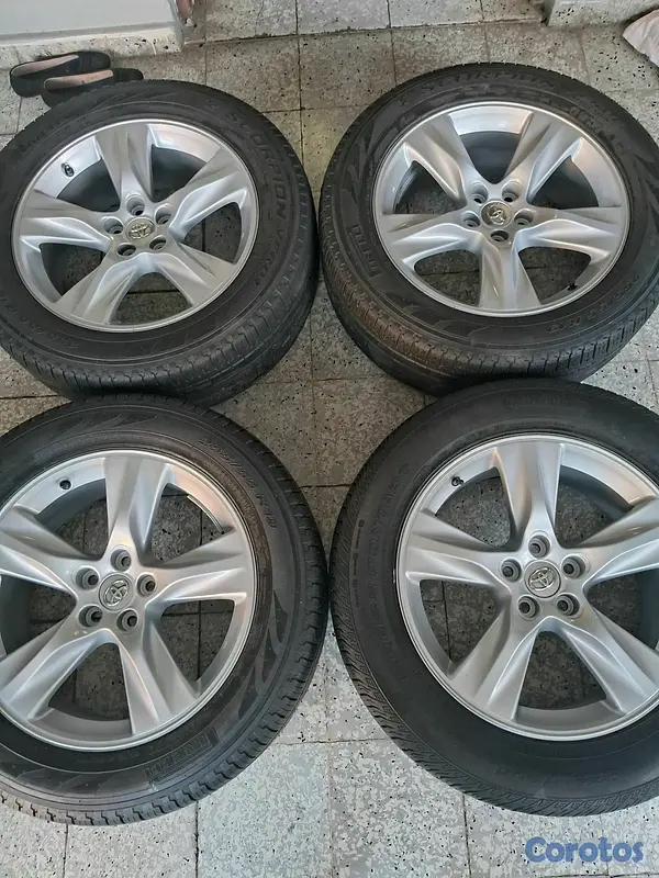 accesorios para vehiculos - Gomas con sus aros de toyota Highlander 2015/2022  4