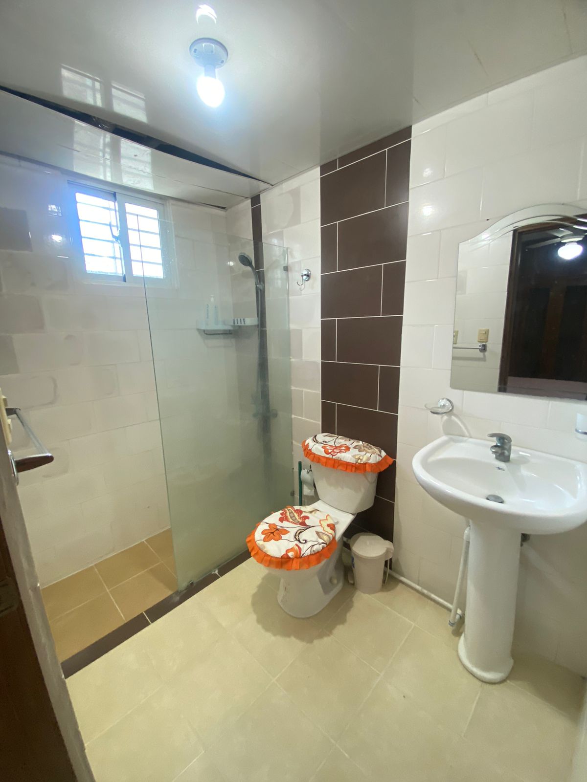 apartamentos - rento estudio amueblado 2do piso don pedro proyecto cerrado  4