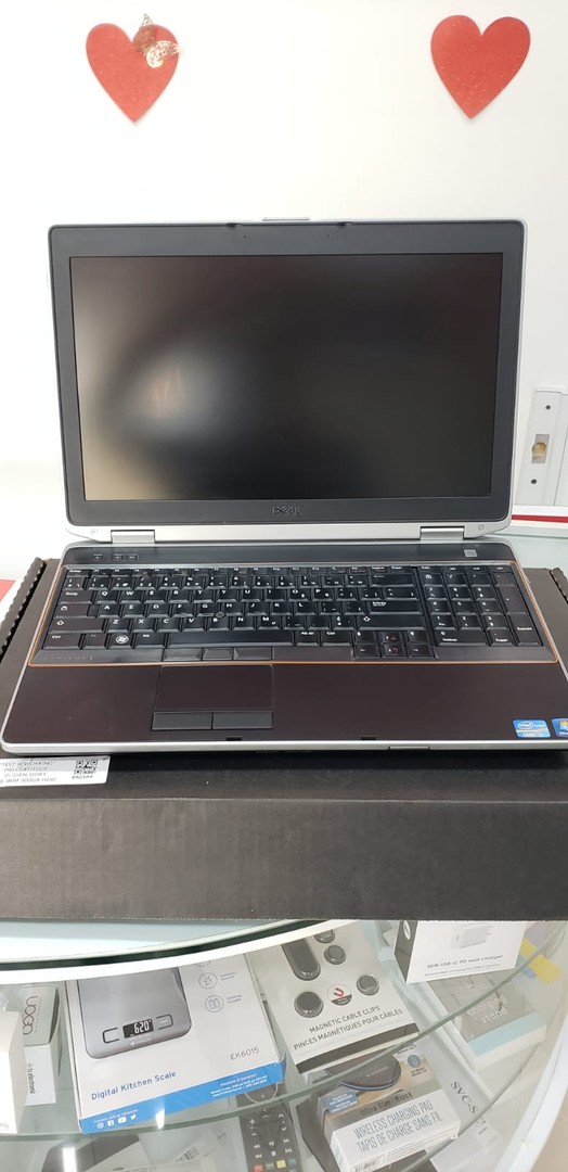computadoras y laptops - Laptops varias. Toshiba, Dell, Fujitsu 3
