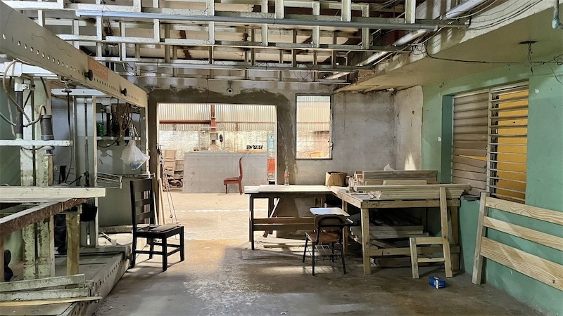 oficinas y locales comerciales - Nave céntrica en herrera 9