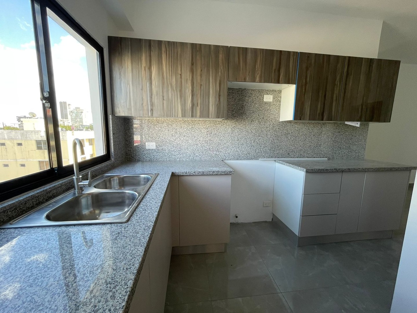 apartamentos - Renacimiento D. N📍 Apartamento en torre de lujo familiar. 0