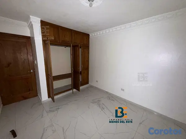 casas - DE VENTA casa de dos niveles con (4) habitaciones  6