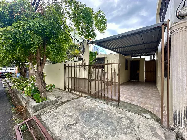 casas - Vendo Casa en la Avenida Independencia 2