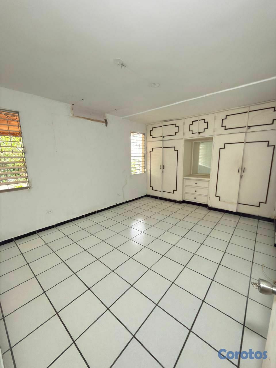 casas - SE RENTA CASA PARA LOCAL COMERCIAL – REPARTO DEL E 10