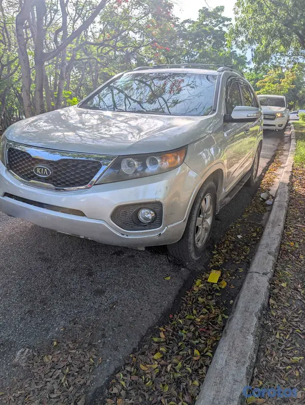 jeepetas y camionetas - Venta de kia sorento 2012 4x4 2
