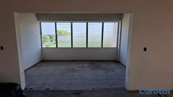 oficinas y locales comerciales - En Alquiler Local en Gazcue 4to nivel de 120m2 2
