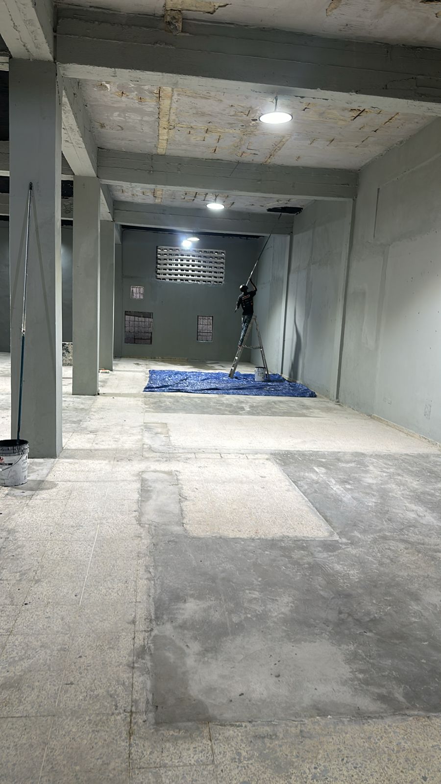 oficinas y locales comerciales - Local 2do piso 227 mts en la Nicolás de Ovando 1