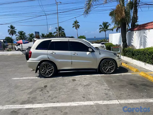 jeepetas y camionetas - Toyota rav4 2003 4