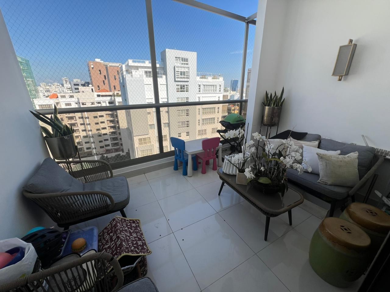 apartamentos - Piantini

SE VENDE VACÍO Apartamento de 2 habitaciones más estudio  USD$355,000 2