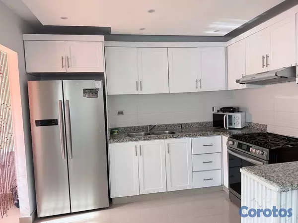 apartamentos - vendo amueblado rep de Colombia segundo nivel tres habitaciones dos parqueos bal 2