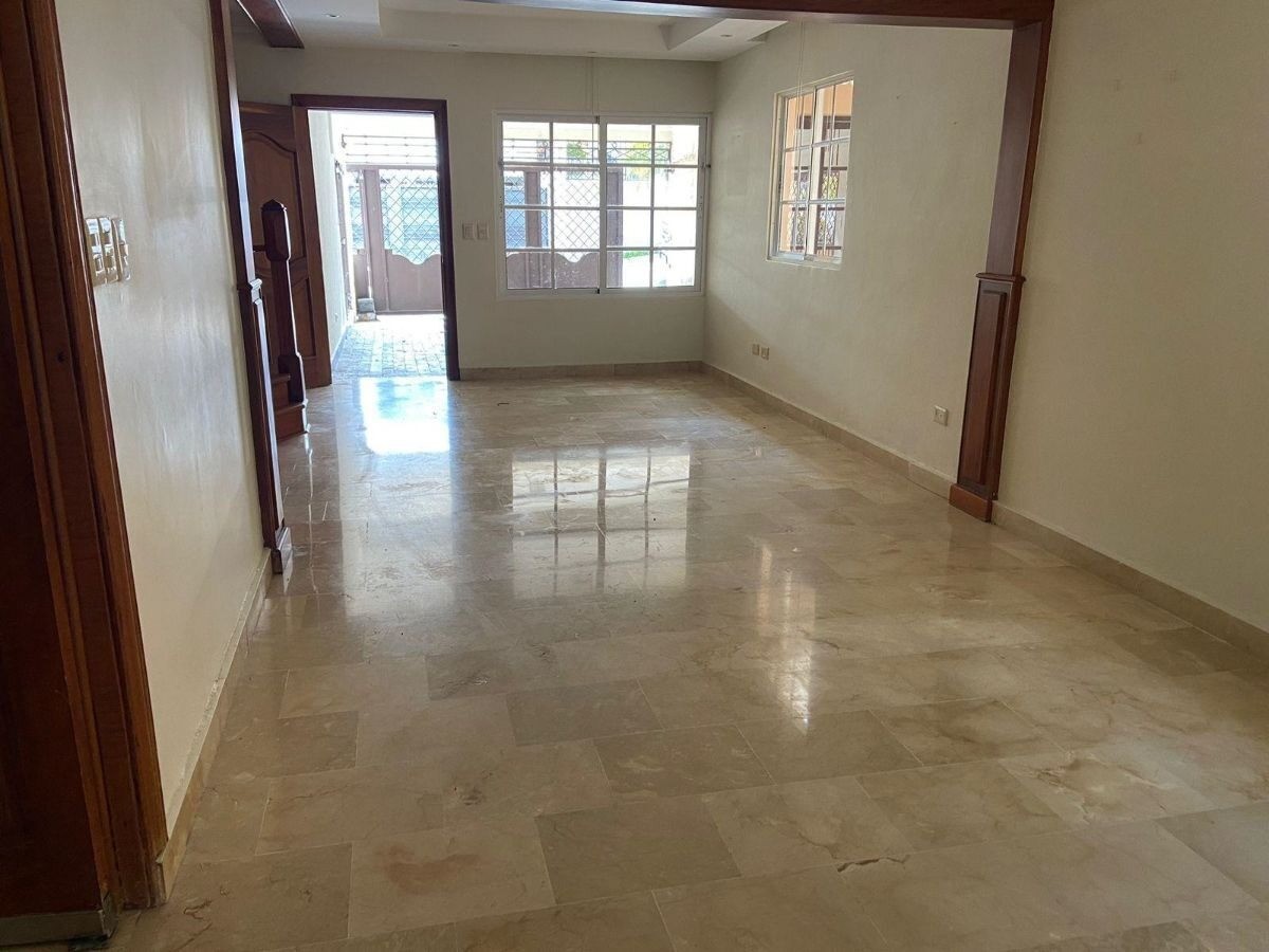 casas - Casa en venta en Colinas del Seminario 

U$S 325,000

4 Dormitorios 
 0