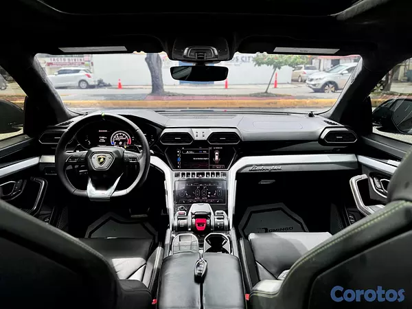 jeepetas y camionetas - Lamborghini Urus año 2019  5