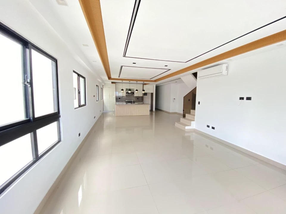 apartamentos - Vendo moderno Pent-House en Los Restauradores 1
