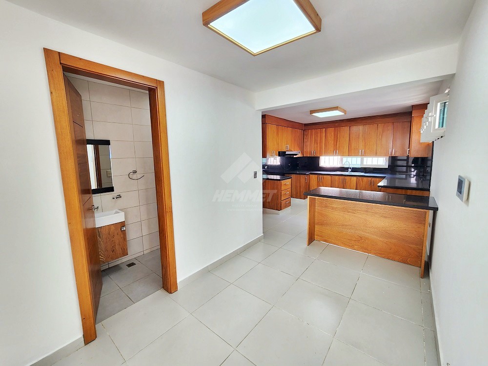 casas - LUMINOSA CASA CON PATIO ESPANOL CERROS DE GURABO SANTIAGO 