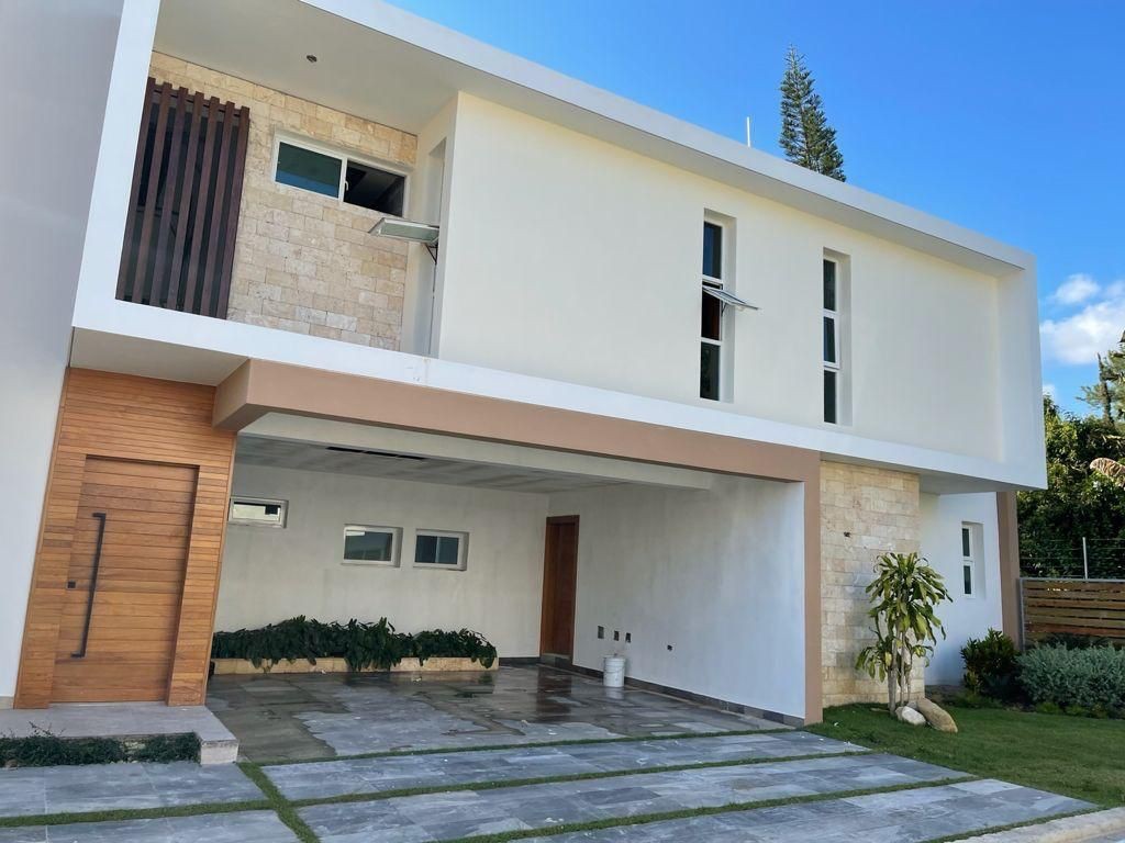 casas - Bellisima Casa en Proyecto Cerrado de Gurabo 0