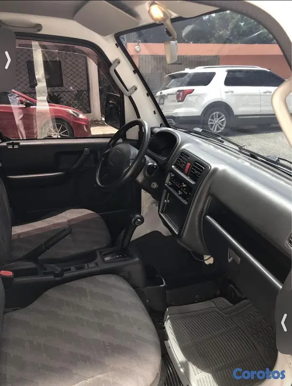 jeepetas y camionetas - Vendo SUZUKY carry 2015 RD$ 370,000 4