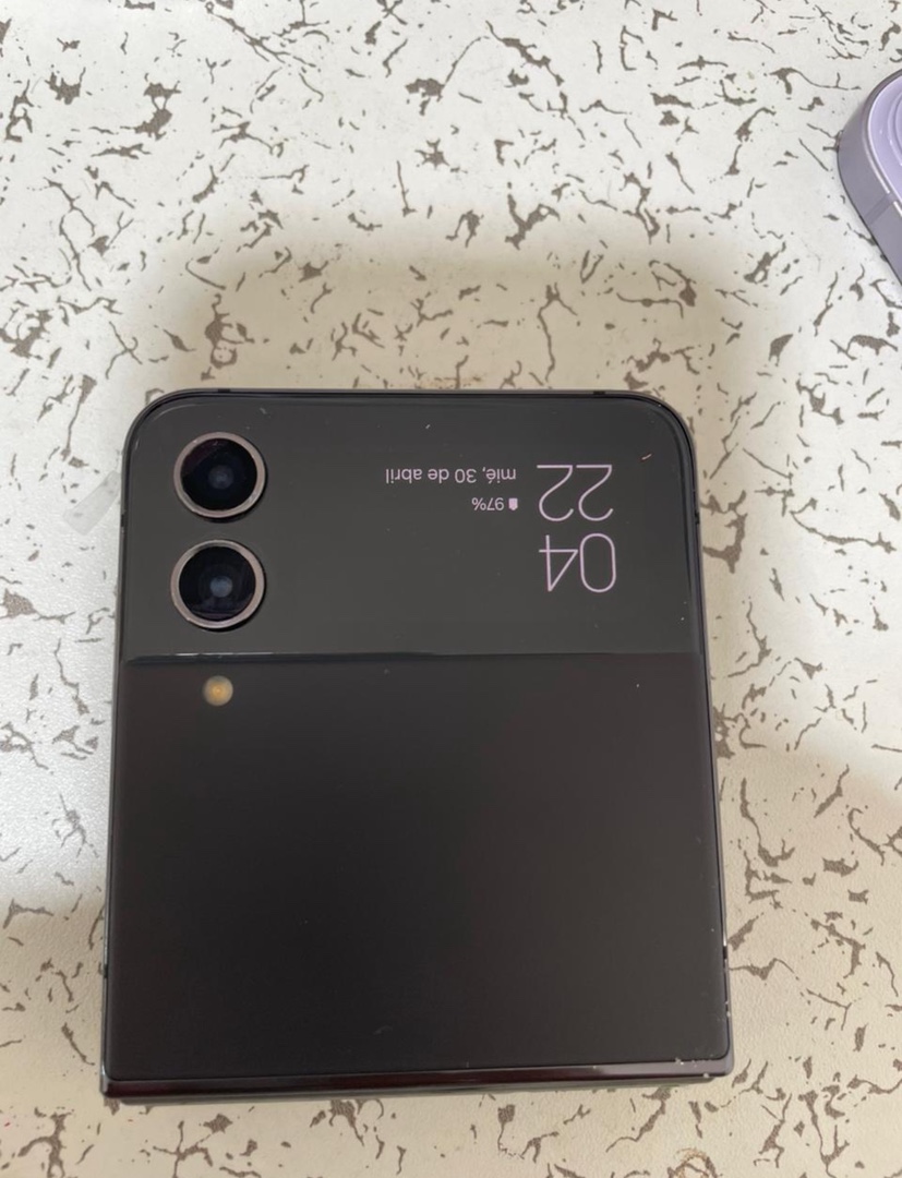 celulares y tabletas - Samsung Galaxy Z Flip 4 3