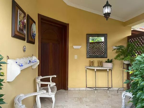 casas - Hermosa casa en La Castellana, Distrito Nacional  2