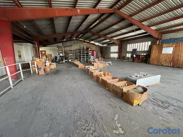 oficinas y locales comerciales - Local Esquinero en Arroyo hondo viejo  3