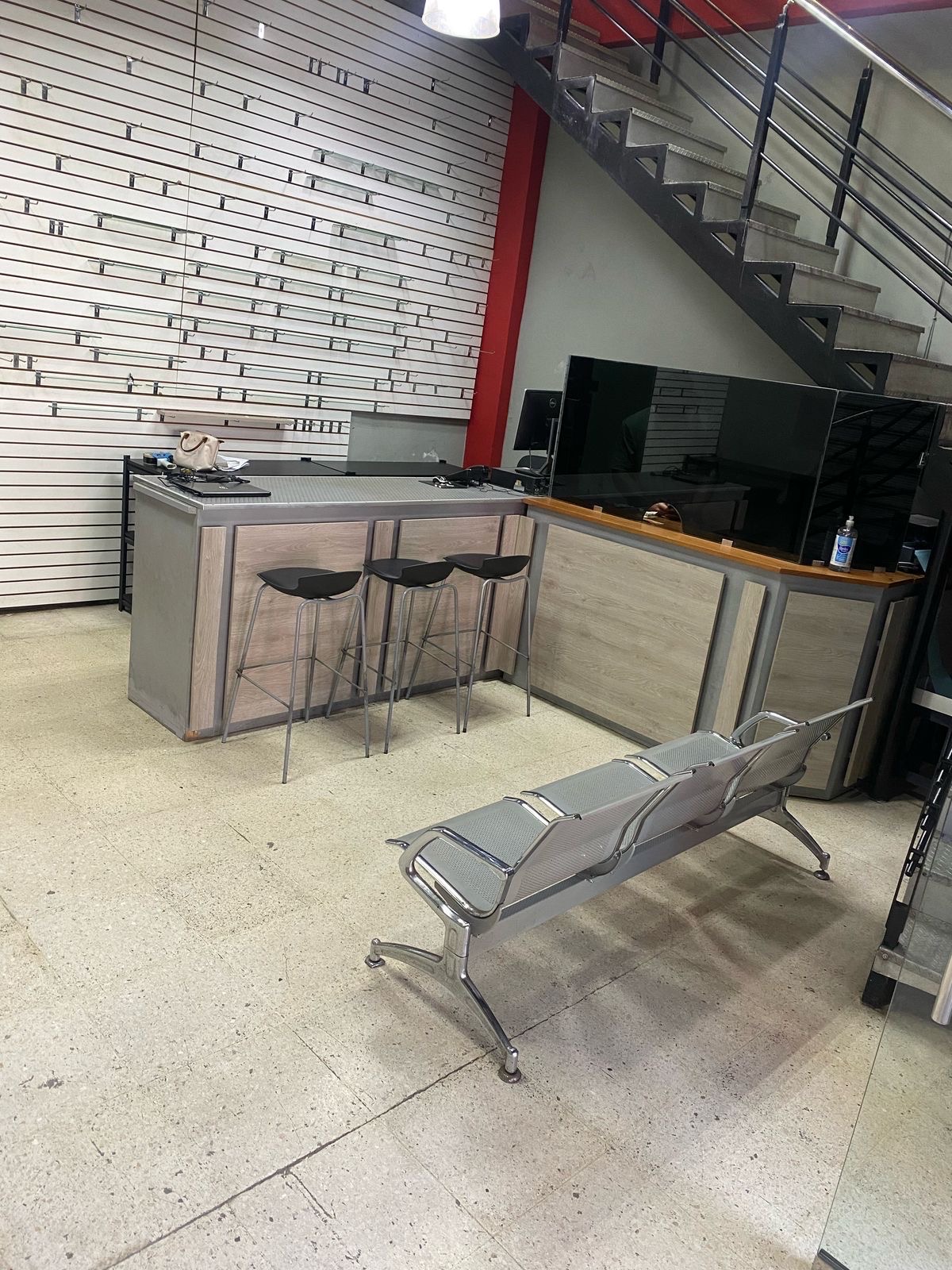 oficinas y locales comerciales - 🏢 ¡Oportunidad Única! Local en Alquiler con Opción a Compra en Santo Domingo 🏢 2