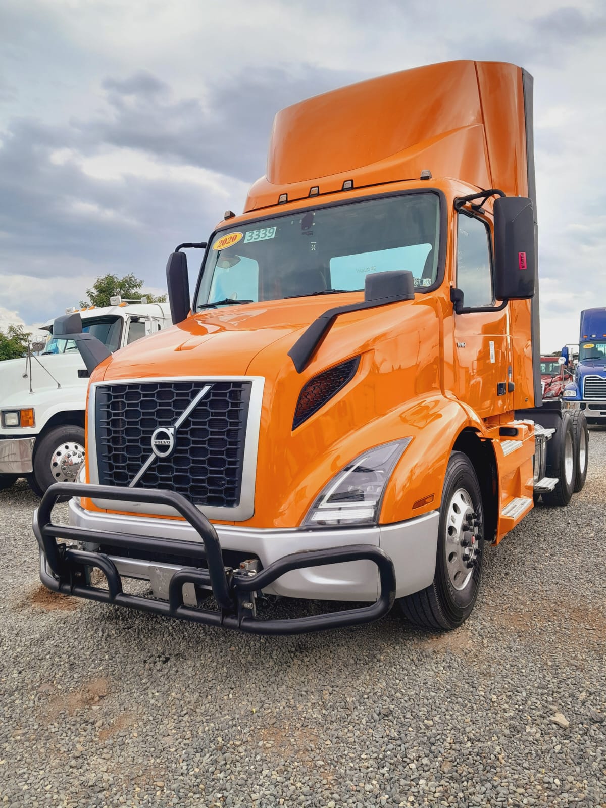 camiones y vehiculos pesados - VOLVO VNR AÑO 2020 0