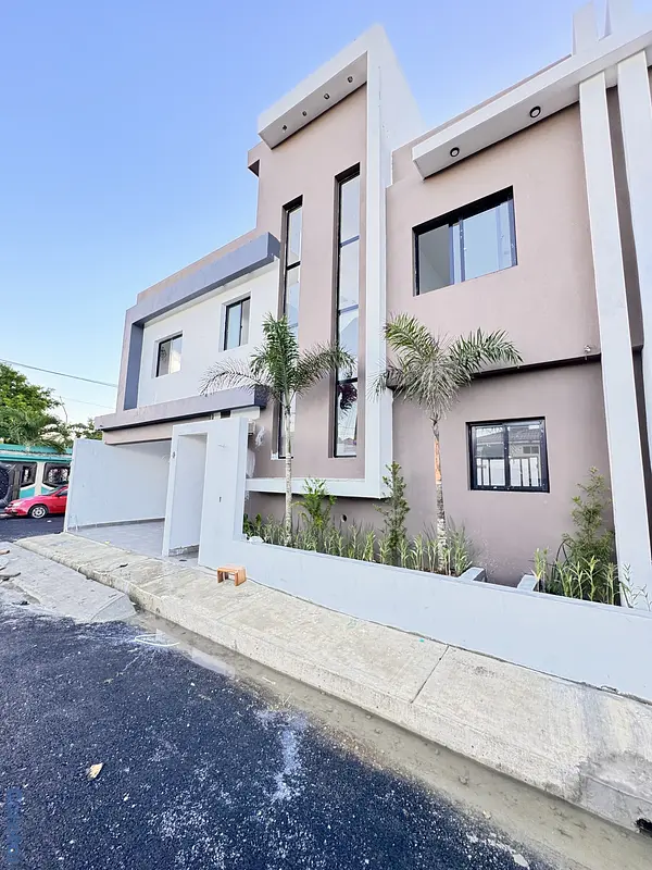 casas - venta de casa lista moderna  en la autopista de san isidro brisa oriental  3