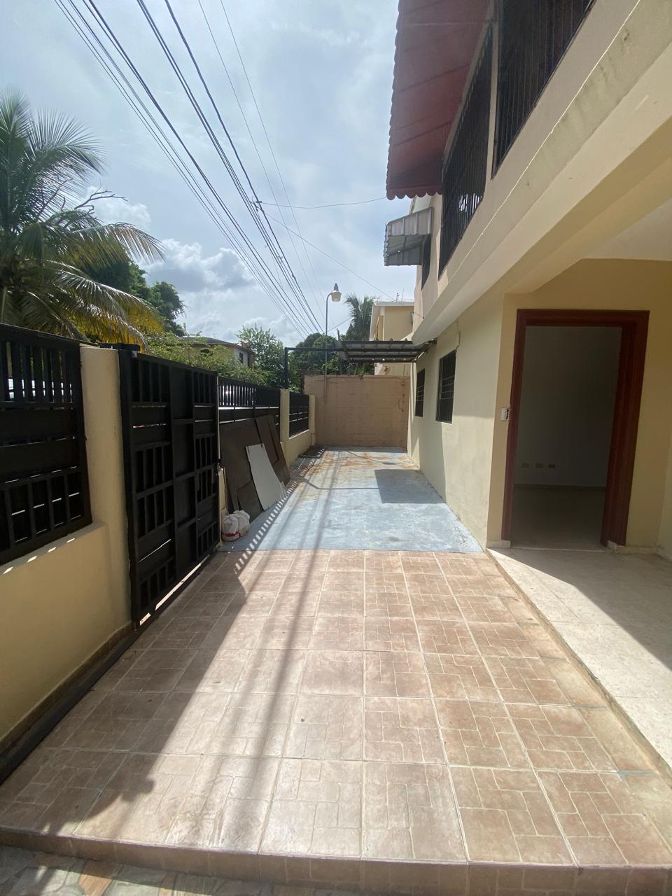 casas - VENDO Casa de 3 Niveles En El Residencial Brisas del Norte, CODIGO: PD450 4