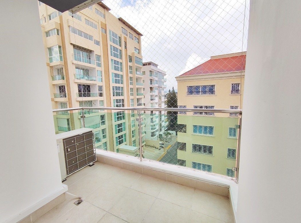 apartamentos - 5TO PISO CON ELEVADOR Y AIRES ACONDICIONADOS LA ESMERALDA SANTIAGO  8