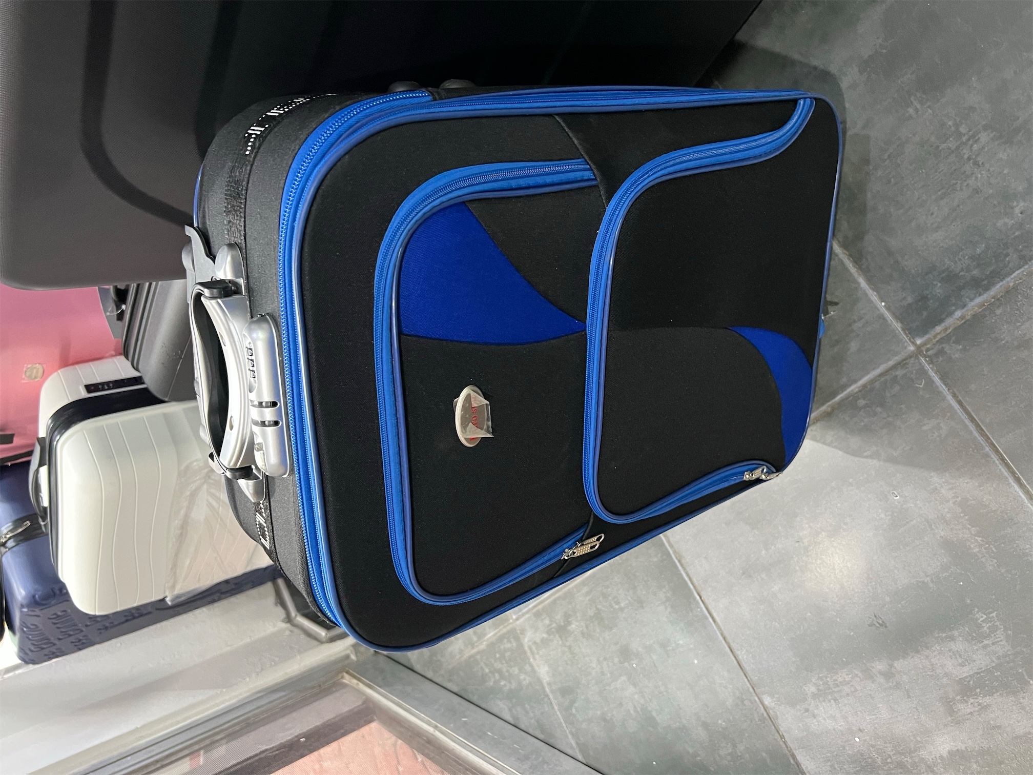 carteras y maletas - Maleta de tela. Nueva 0