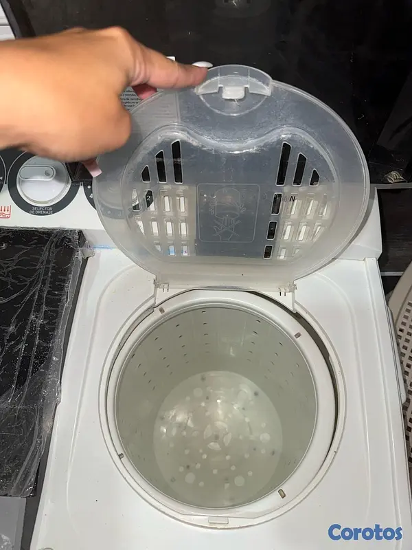 electrodomesticos - lavadora casi nueva con su plástico se usó muy poco m compré otra x eso la vendo 4