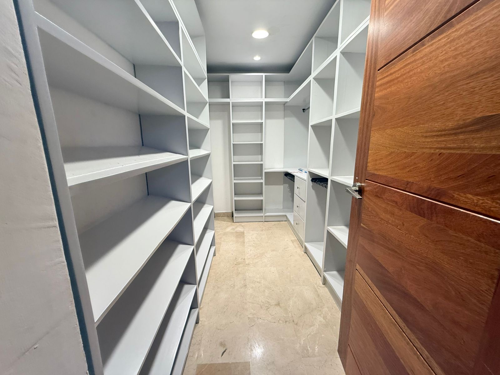 apartamentos - Vendo renacimiento piso 5 tres hab con su baño dos 2
