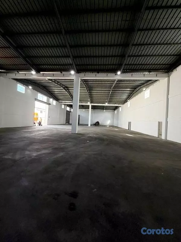 otros inmuebles - Nave en Alquiler San Isidro  7