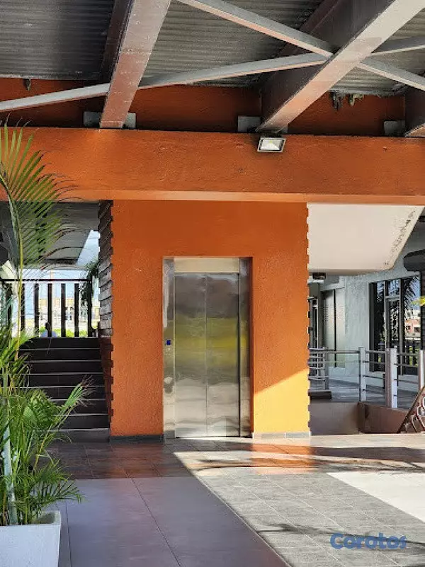 oficinas y locales comerciales - Commercial Space for Lease at Plaza Metropolitana  9