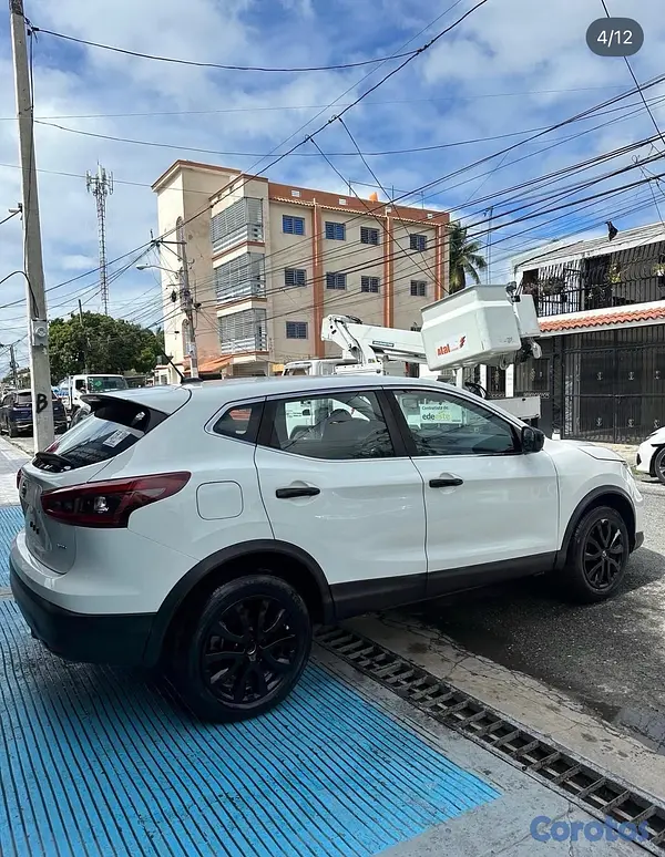 jeepetas y camionetas - Nissan Rogue Sport 2021 4