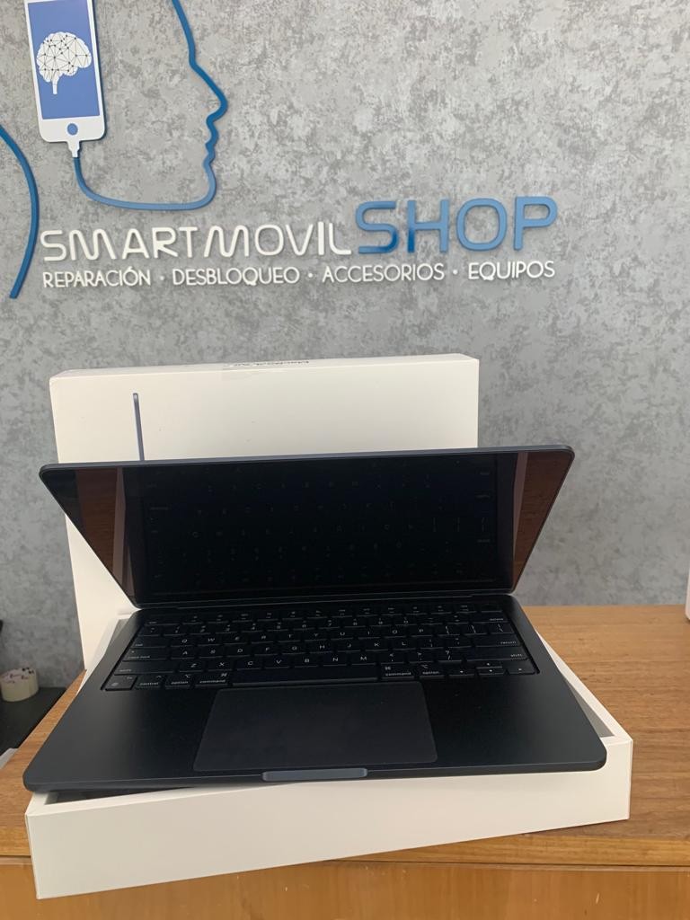 computadoras y laptops - MACBOOK AIR M2 512GB NUEVA EN SU CAJA (SOMOS TIENDA FISICA)