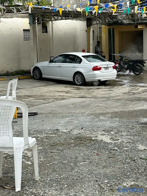 carros - BMW serie 3 año 2011 8