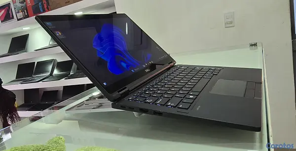 computadoras y laptops - Dell touch 13.3 Pulg Core i5 7th Gen Ram 8gb ddr4 Disco 128gb SSD Solido Wifi  2