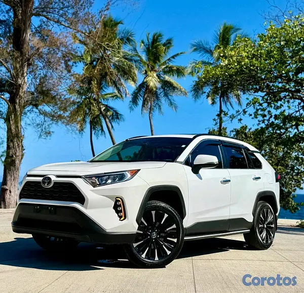 jeepetas y camionetas - Toyota rav4 2021 xle 5