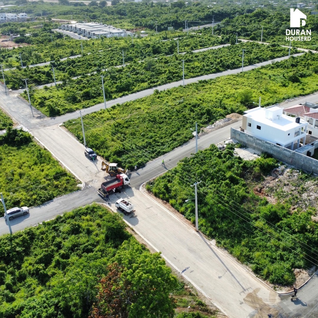 solares y terrenos - venta de solares próximo a la avenida ecológica Santo Domingo este  2