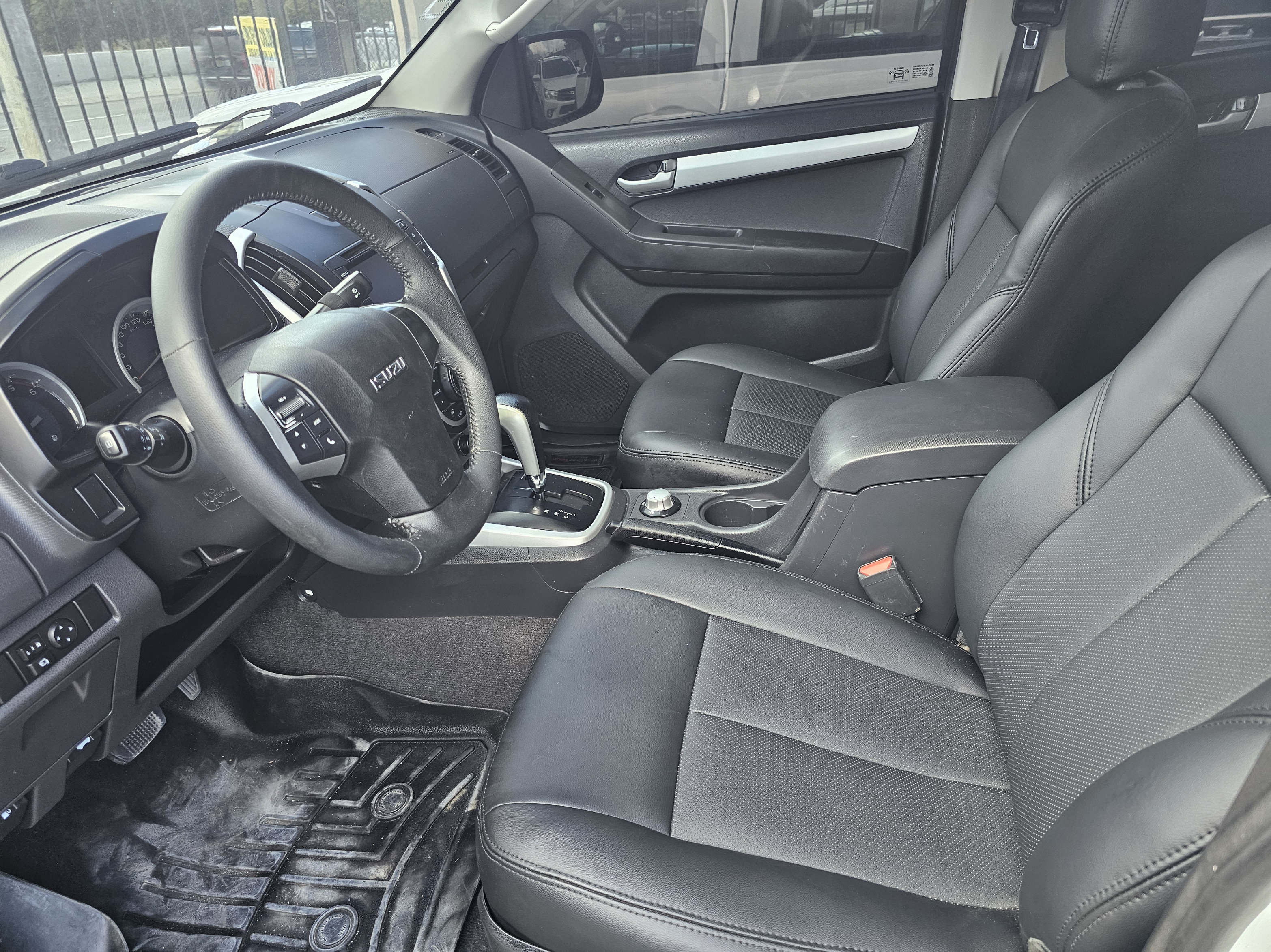 jeepetas y camionetas - Isuzu D-max 2017 full 6