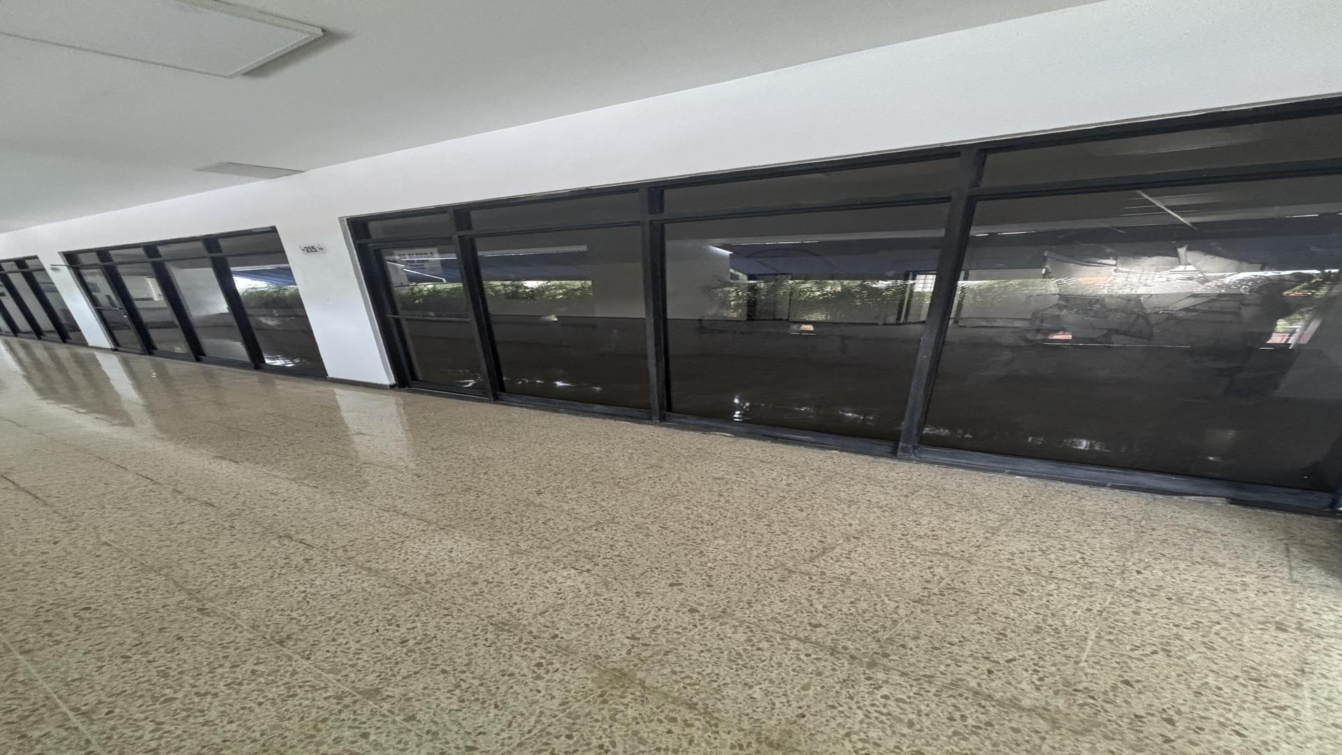 oficinas y locales comerciales - Alquiler Local Comercial Naco 2do piso 228Mts 6