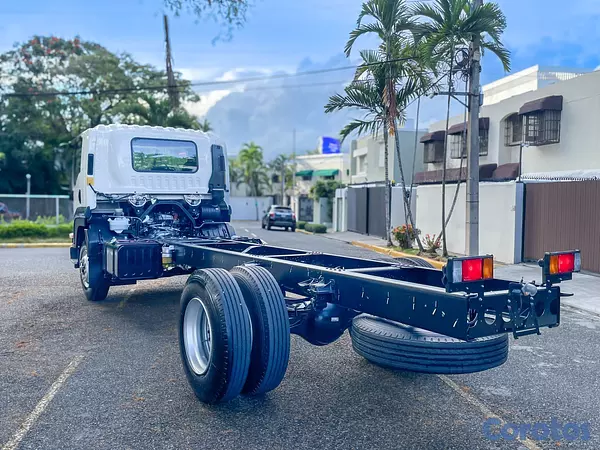 camiones y vehiculos pesados - Isuzu FTR 21 Pies 4