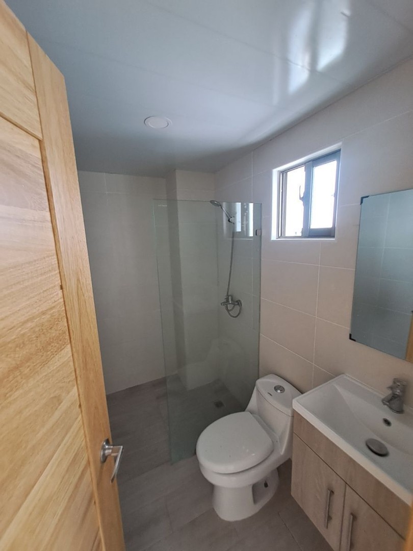 apartamentos - Apartamento Nuevo 2do piso en los prados 
 0