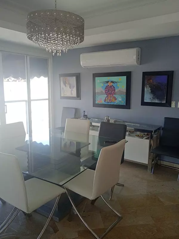 apartamentos - Alquilo apartamento 3 Hab, último piso torre clásica Naco 
precio 3,800 usd 8