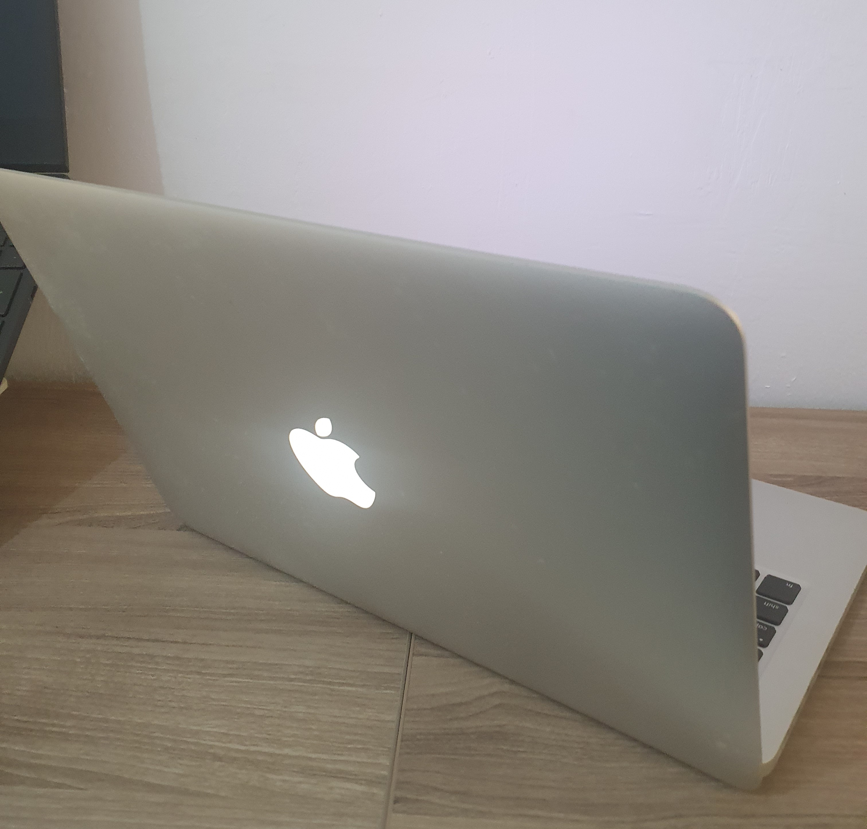 computadoras y laptops - Laptop MacBook Pro 2015, pant Retina 13,3'', 128GB, 8GB RAM, Como Nueva  3