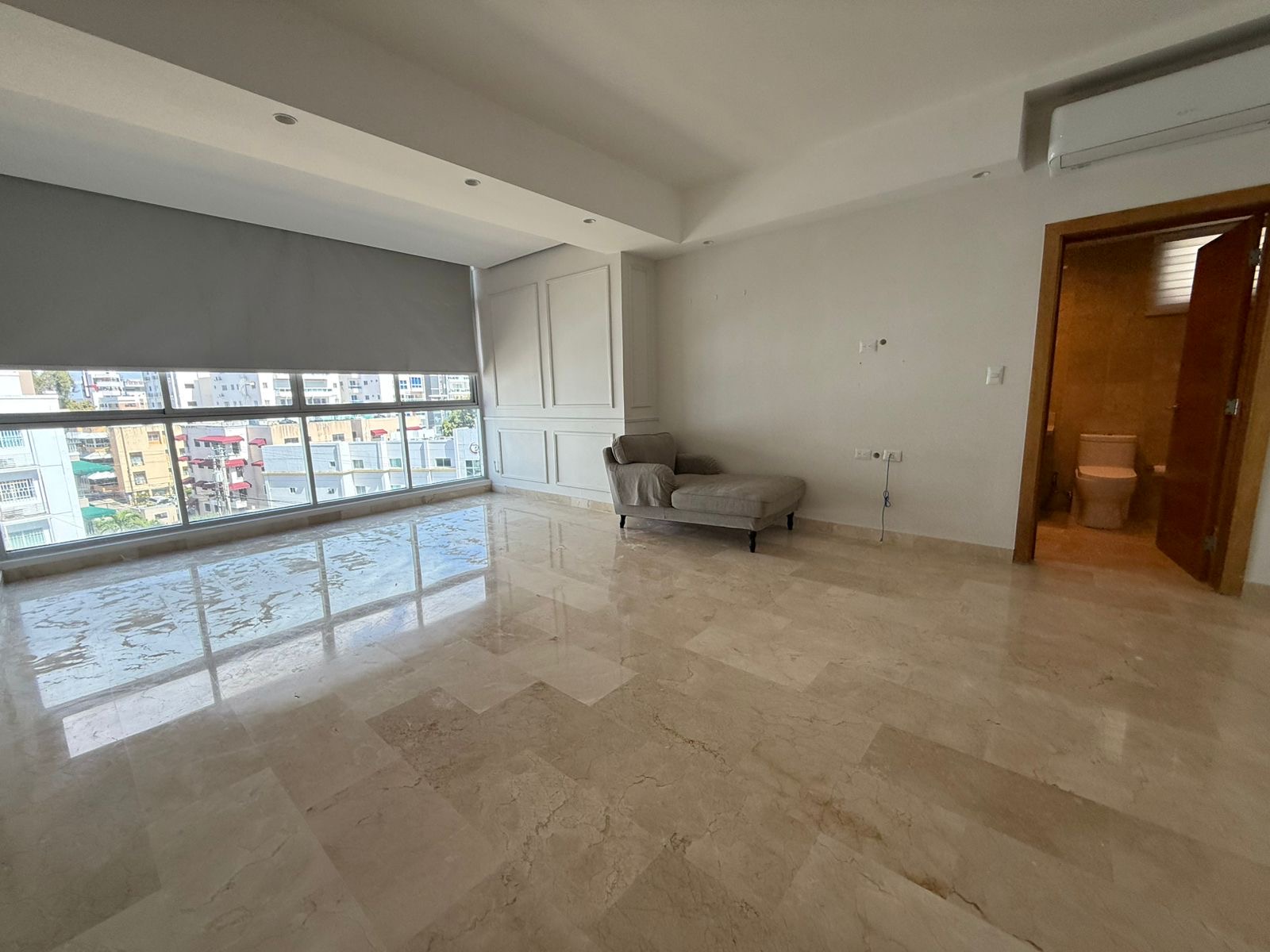 apartamentos - Vendo renacimiento piso 5 tres hab con su baño dos 3